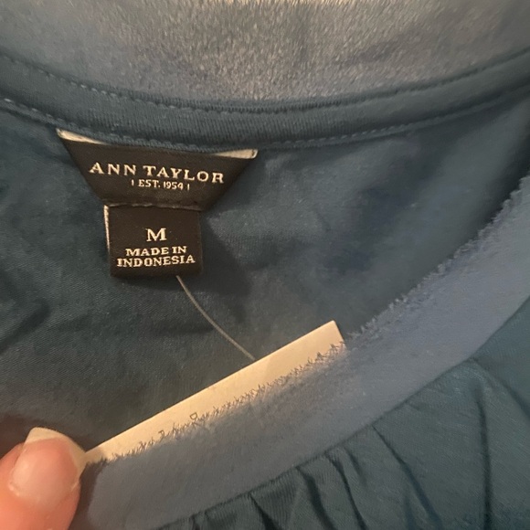 NWT Ann Taylor Navy Ruffle Blouse size medium - Picture 4 of 11